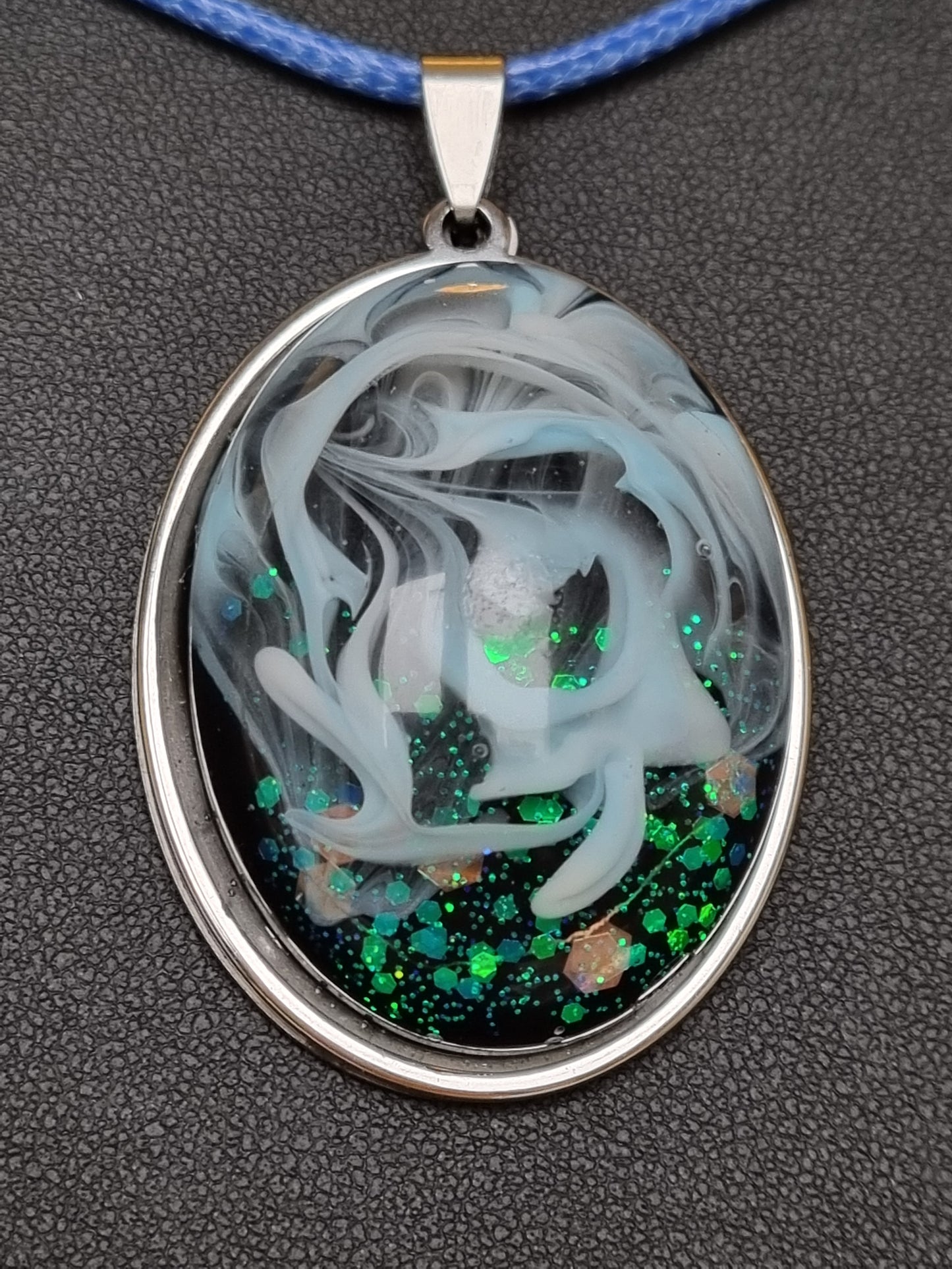 Grand pendentif ovale vintage