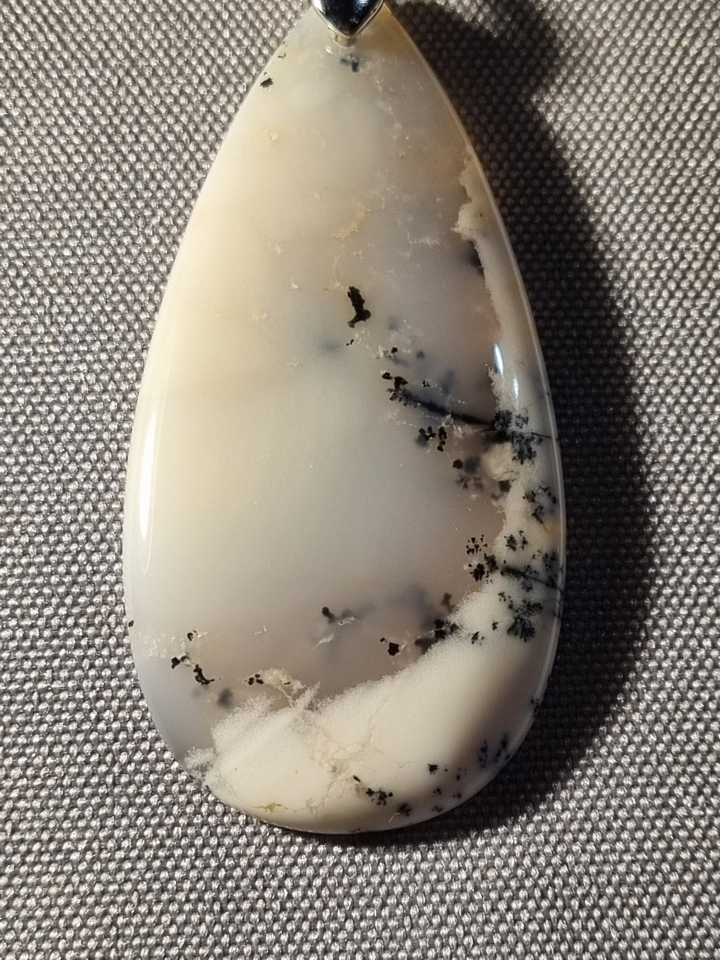 Agate dentrite 53mm par 26mm pierre naturelle