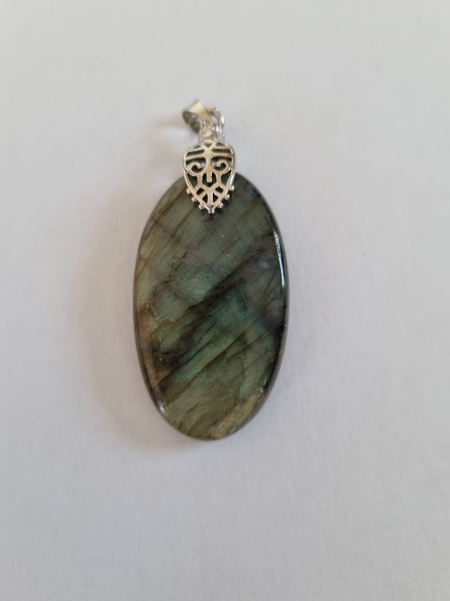 Labradorite 40mm par 23mm