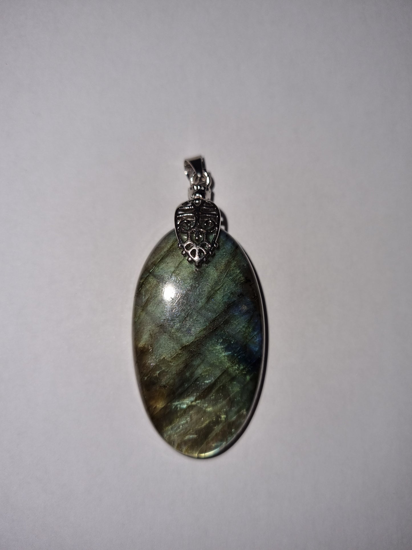 Labradorite 40mm par 23mm