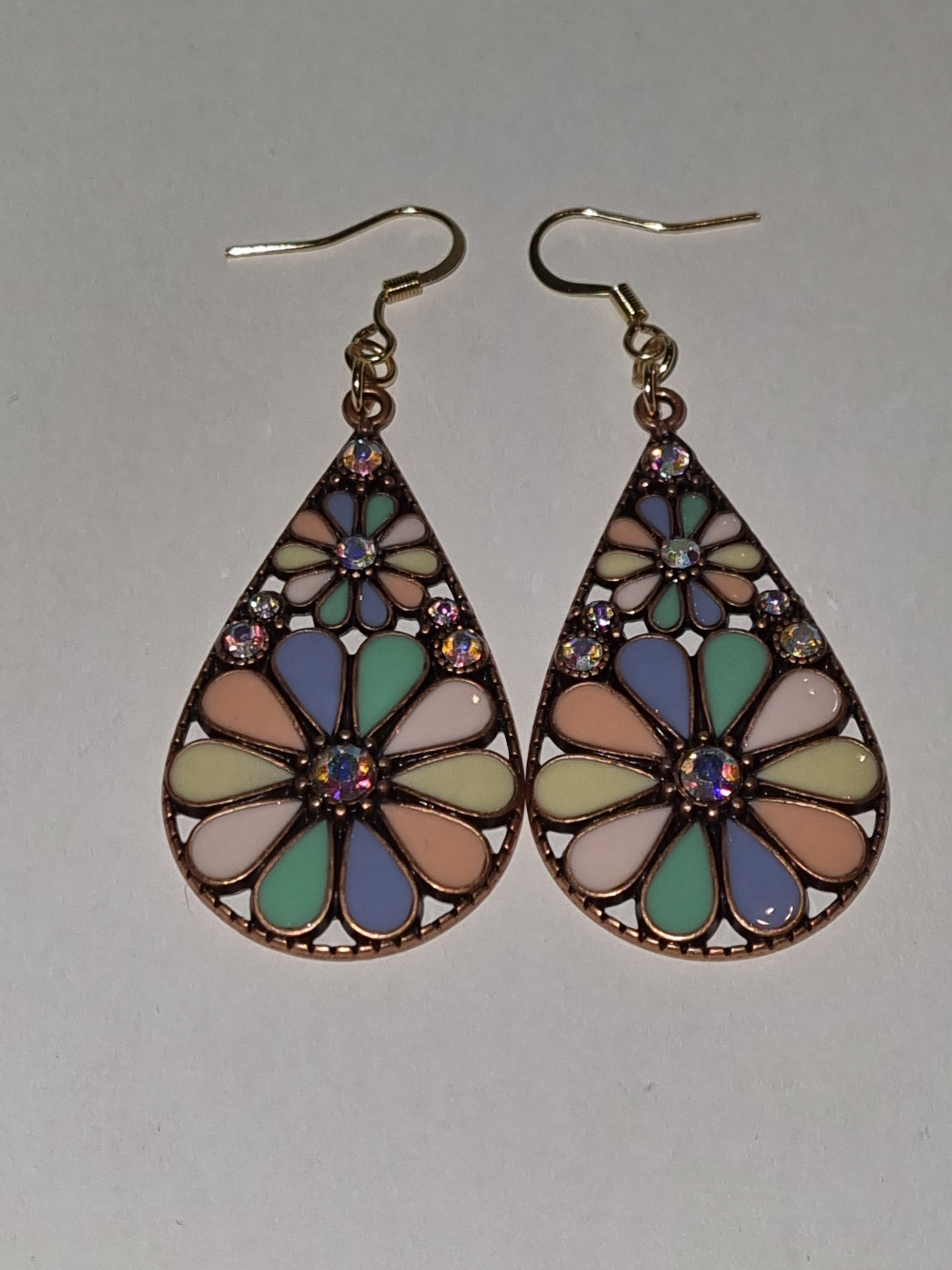 Boucles d'oreilles fantaisie crochets aciers inoxydable.