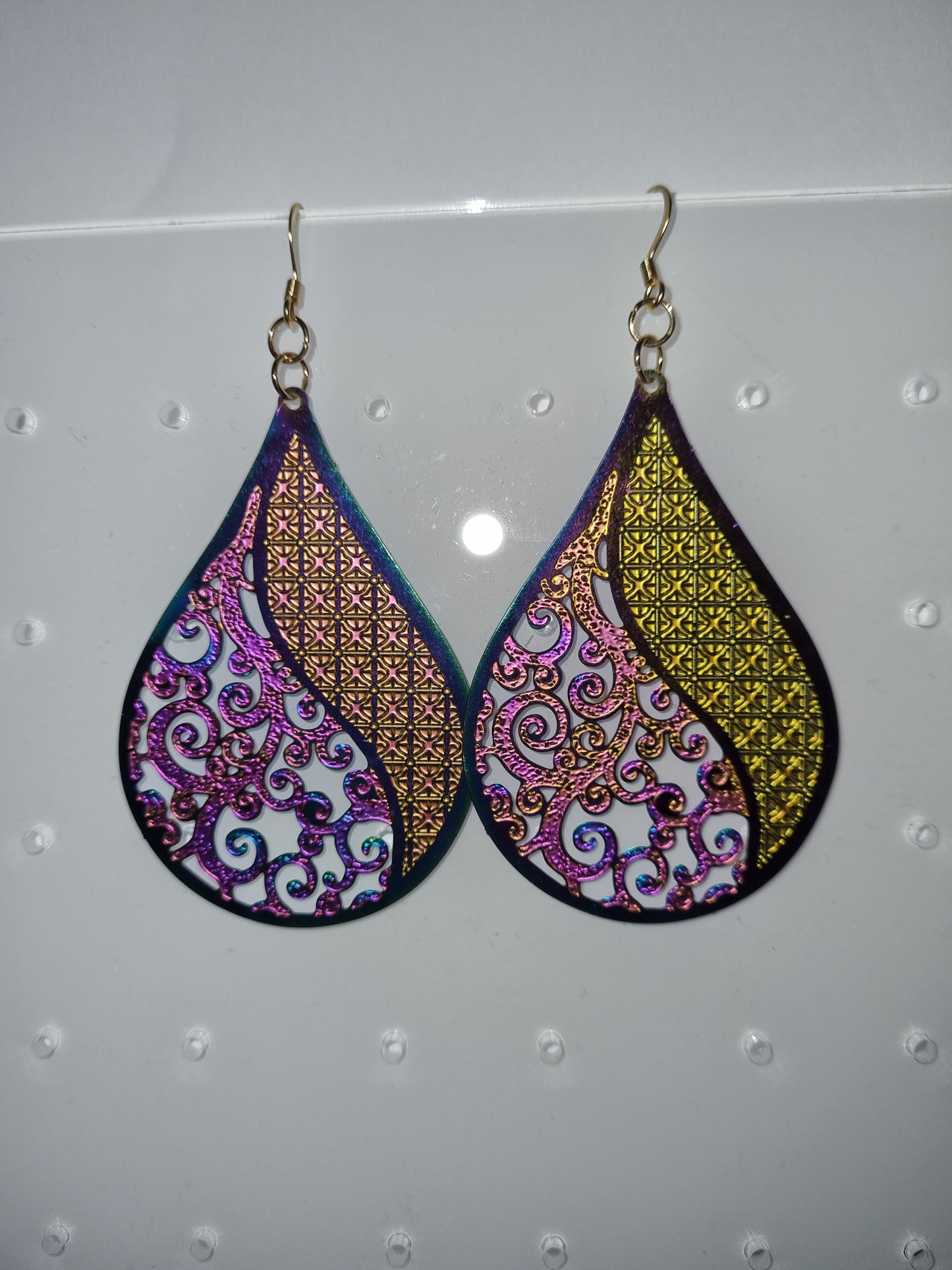 Boucles d'oreilles filigranes crochets acier inoxydable.