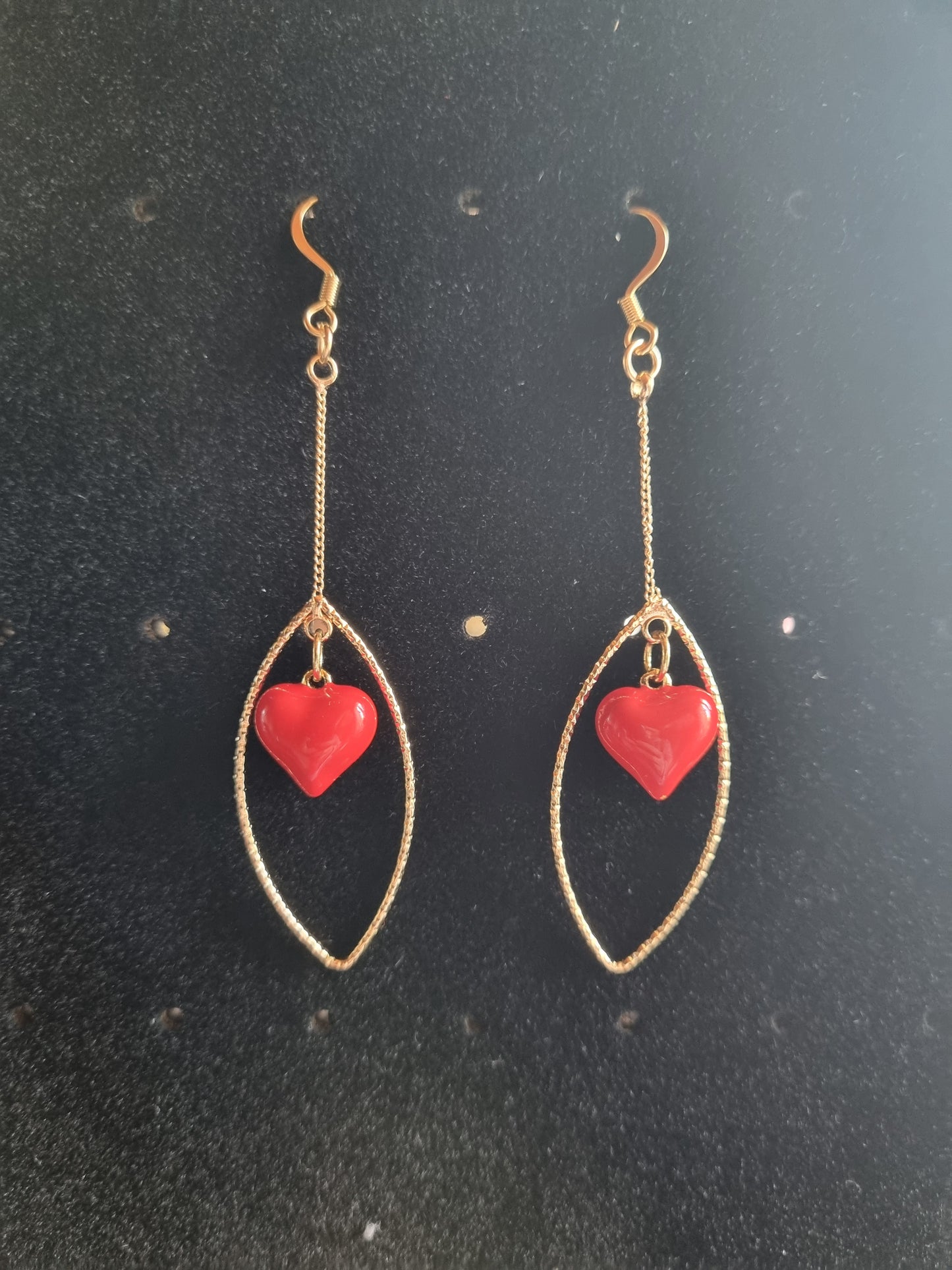 Boucles d'oreilles fantaisie cœurs rouge