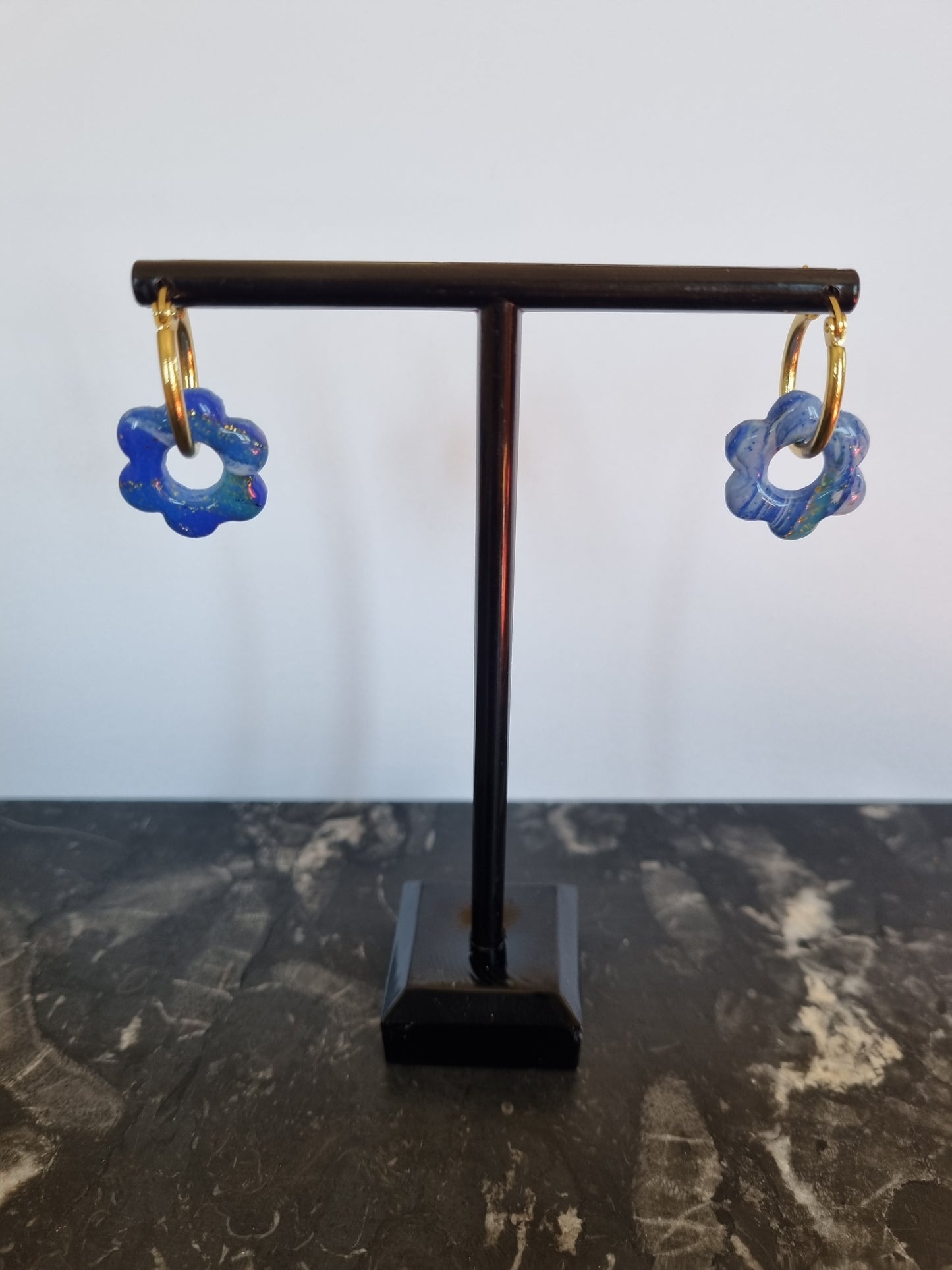 Boucles d'oreilles polymère et résine uv petites fleurs