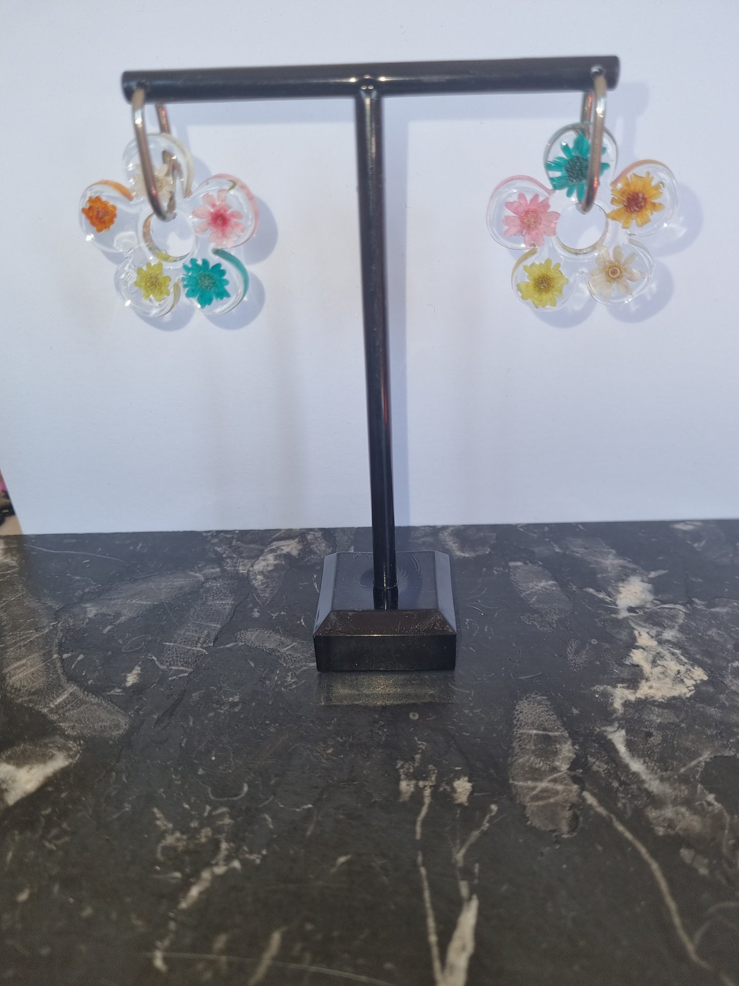 Boucles d'oreilles résine fleurs séché