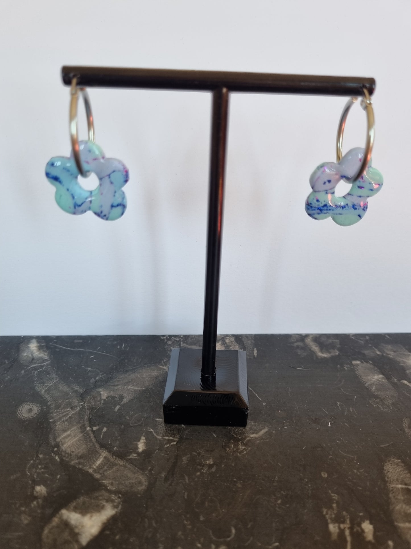Boucles d'oreilles polymère et résine uv différents bleus paillettes bleu