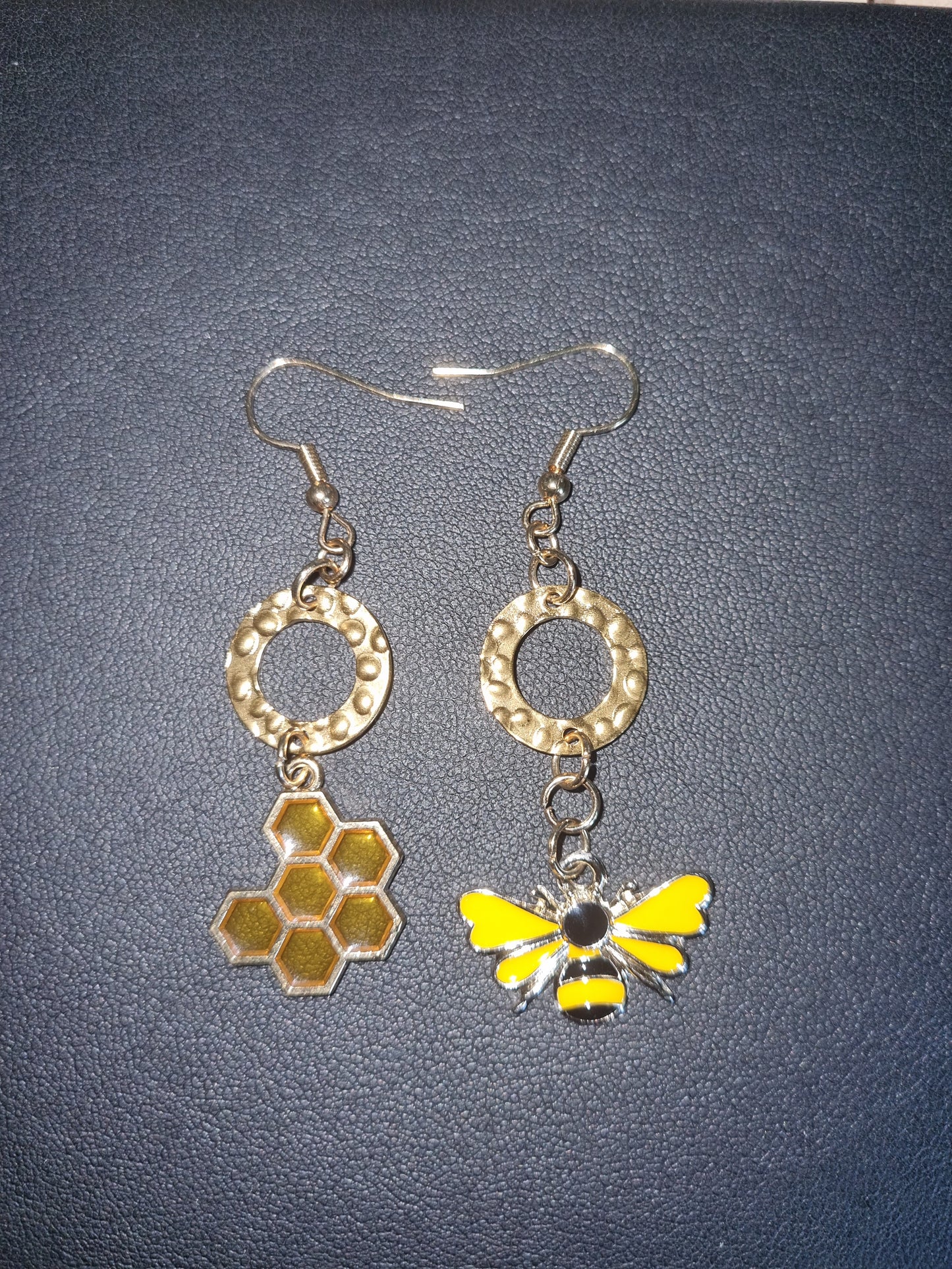 Originale boucles d'oreilles abeilles.  Crochets acier inoxydable