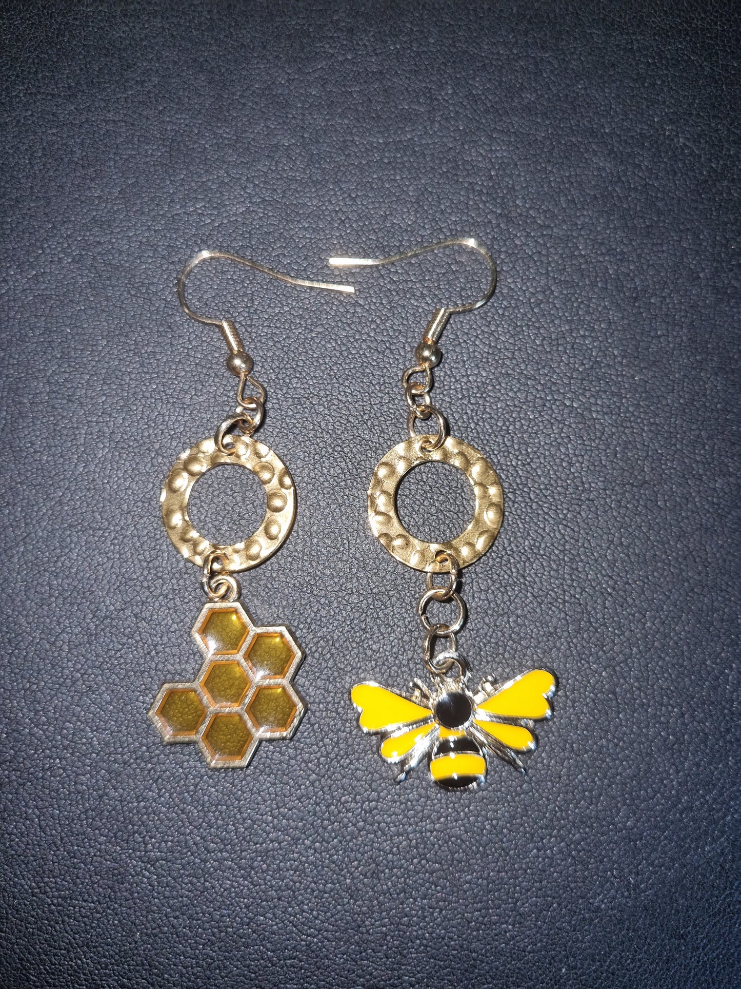 Originale boucles d'oreilles abeilles.  Crochets acier inoxydable