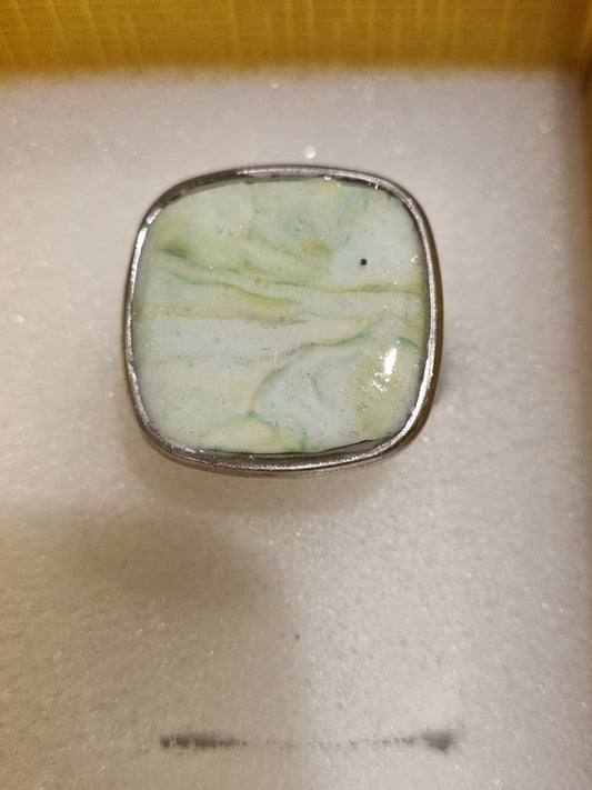 Bague carré motifs en polymère
