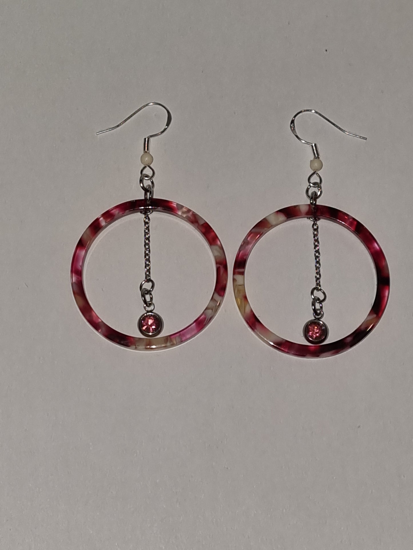 Boucles d'oreilles fantaisie rondes crochets acier inoxydable.